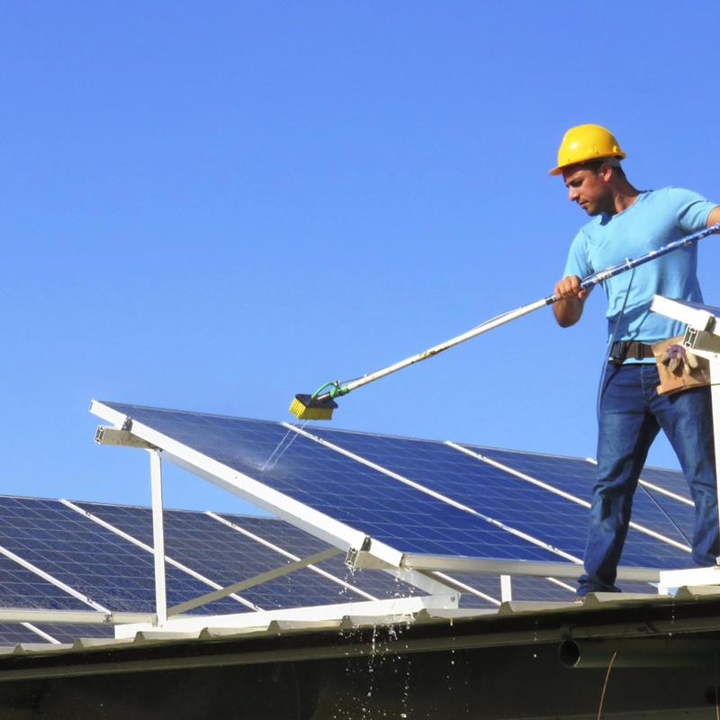 Nettoyage de panneaux photovoltaïques